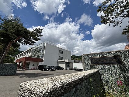 宮の森中学校 徒歩21分