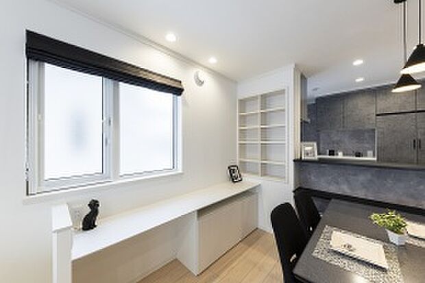 【【No.2-13】ダイニング】ダイニング横にスタディカウンターをプラン!お料理中もお子様の様子を見守ることができる配置◎(2023年12月撮影)