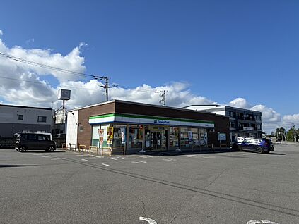 ファミリーマート新十津川店 徒歩7分