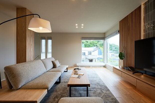 【リビング】インテリアショップ「カンディハウス札幌」とコラボレーションした上質空間（2025年9月撮影）