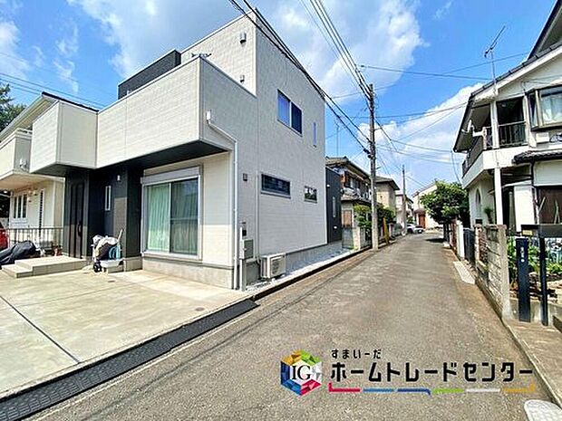 ☆前面道路の様子☆
カースペースございます♪
平日・お仕事帰りなど、いつでもご案内いたします！お気軽にお問い合わせ下さい。