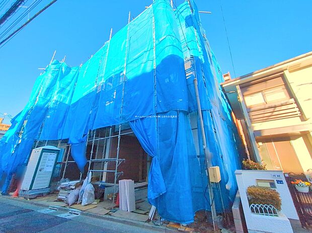 ☆現地の様子☆
都心方面へスムーズにつながる、都営三田線「板橋本町」駅歩3分の好立地!
通勤通学にも余裕が持てます。