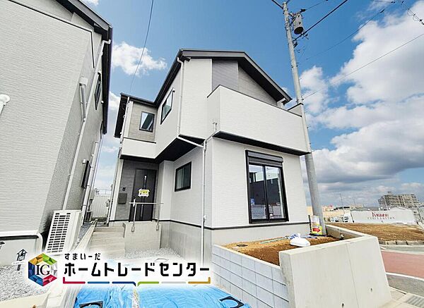 ☆現地の様子☆
南道路に面し、陽当良好！
笹目通りが近くお車でのお出かけも便利です♪