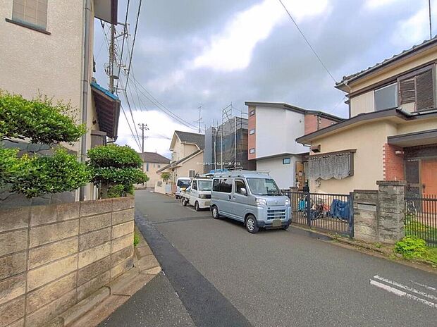 ☆前面道路の様子☆
カースペースございます。
現地をご覧いただきながら、住まいの夢をお聞かせください。
