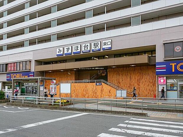 飯田グループホールディングス唯一の販売専門会社のホームトレードセンターの社員が直接、当物件をご案内いたします。