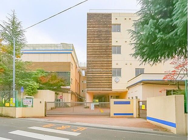 朝霞市立朝霞第五小学校（約900m）