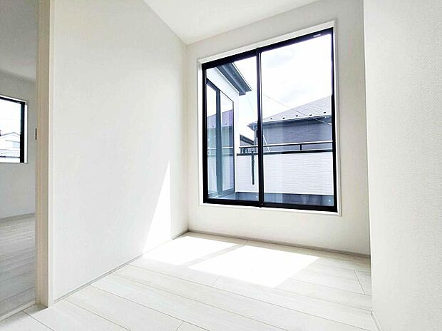 【☆Hall☆】居室に入ることなく出入りできるバルコニーは、お洗濯物を干したり取り入れたりの動線が良好です♪