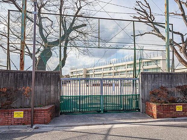 練馬区立大泉北中学校（約550m）