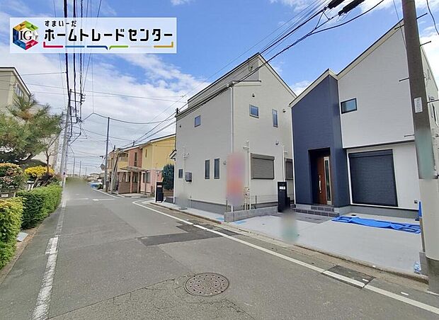 【前面道路含む現地写真】カースペースございます。
当日のご見学予約も承ります。同じものは2つとない「夢のマイホーム」との出会いが待っているかもしれません。