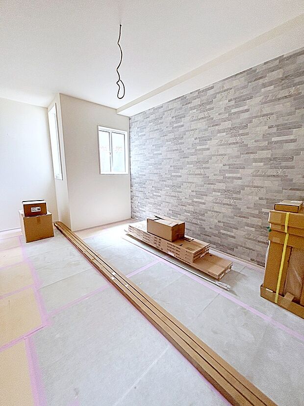 【☆Room☆】
７．２５帖の洋室は、アクセントクロスを使用し、おしゃれな空間を演出してくれます。
※内装作業中です。