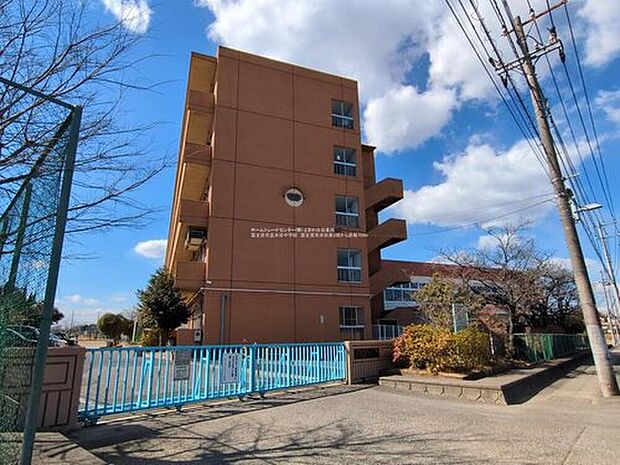 富士見市立水谷中学校（約600m）