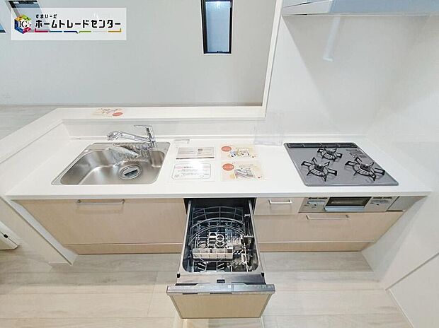 【キッチン】ビルトイン食洗機が標準搭載!!仮に「使わない・・」というご家庭でも、洗い終わった食器の水切りや乾燥として使っている方も多いです!!