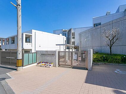 新座市立大和田小学校 2000m(徒歩25分)