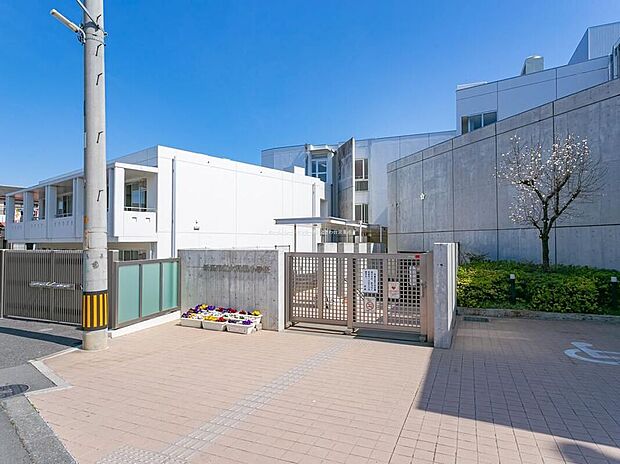 新座市立大和田小学校（約2,000m）