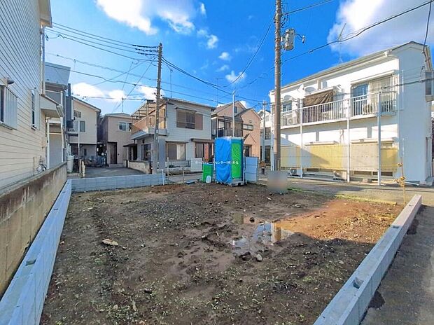 【現地外観写真】三方角地のため、開放感良好!便利な急行停車駅まで徒歩圏内、都心へのアクセスも良好です♪