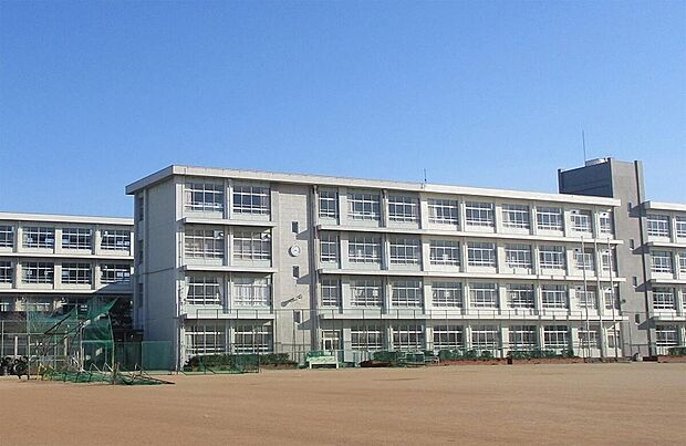 姫路市立朝日中学校(約1,400m)