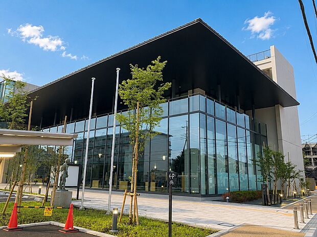 川口市立横曽根図書館