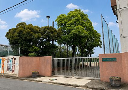 川口市立領家中学校 約630～650m(徒歩8～9分)
