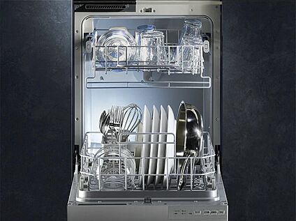 フロントオープン食洗器標準採用。