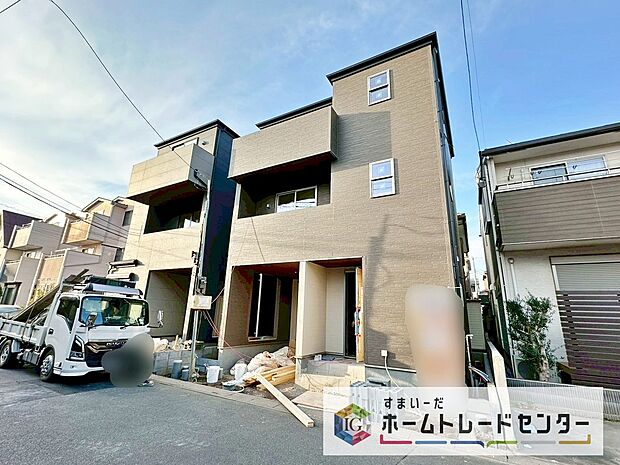 【現地外観写真】
気になった物件すぐにご見学対応させていただきます♪平日・お仕事帰りなど、いつでもご案内可能です♪周辺環境と併せて、実際に現地をご確認ください♪