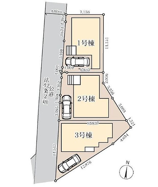 周辺は交通量の少ない生活道路なので小さなお子様がいても安心です
嬉しいコンクリート仕上げのカースペース。雨の日も足元を気にせず外出できます。