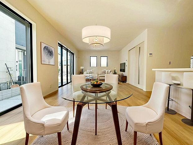 閑静な住宅街は落ち着いた新生活を送るのにぴったりです♪ これだけではない魅力が、現地できっと見つかる!お問合せをお待ちしております。※家具はCG合成しております。