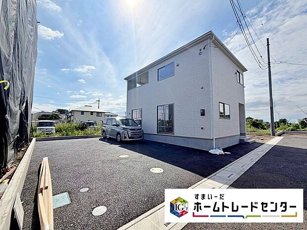 住宅性能表示を全棟取得！お車が複数台駐車可能な広大な敷地。お客様のすまいと安全を守る大切な住宅だからこそ、実際の建物の作りと安心感をぜひ現地にてご体感ください！ご見学予約受付です！