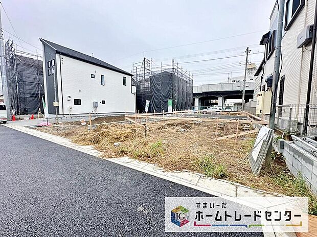 【前面道路含む現地写真】土日だけでなく平日のご見学予約もお待ちしております。お仕事などのご予定に合わせたご都合を教えてください！ご希望に合わせたご紹介をさせていただきます！お気軽にお問い合わせください。