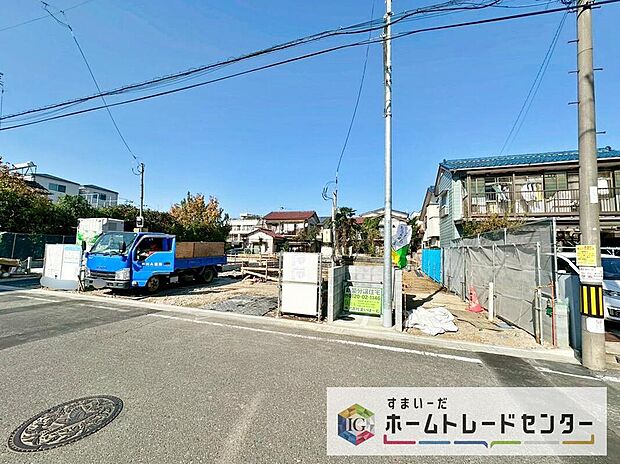 【前面道路含む現地写真】ご予約をいただければ、平日はもちろん、夜間でもご案内が可能です。お仕事の形態が多様化しておりますので、決まったお時間では中々身動きが取れないお客様も多いかと思います。お気軽にお申し出ください。