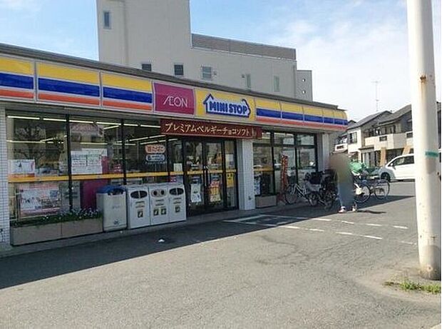 ミニストップ浦和木崎店(約444m)