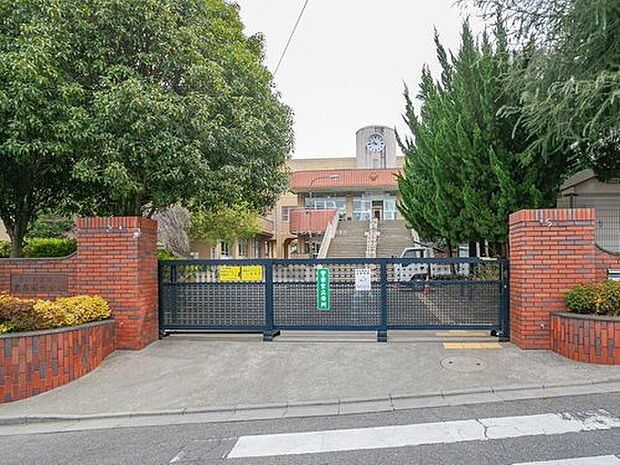 さいたま市立大谷場小学校（約110m）