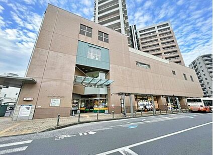 クイーンズ伊勢丹北浦和店 800m(徒歩10分)