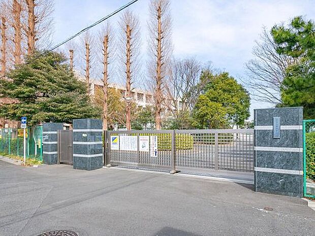 蕨市立第一中学校(約400m)