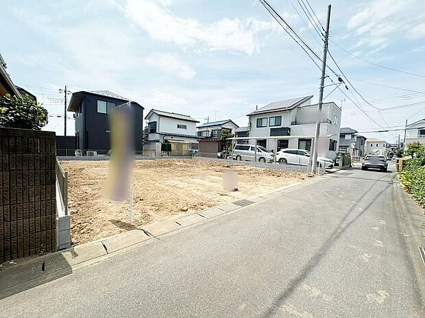 【前面道路含む現地写真】住宅性能表示を全棟取得！お客様のすまいと安全を守る大切な住宅だからこそ、実際の建物の作りと安心感をぜひ現地にてご体感ください！ご見学予約受付です！
