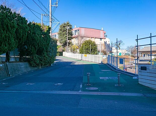 川口市立根岸小学校（約850m）