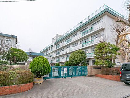さいたま市立栄和小学校 700m(徒歩9分)