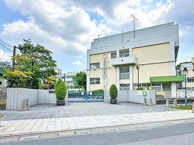 川口市立榛松中学校（約650m）