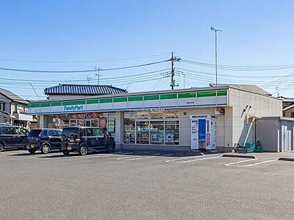 ファミリーマート岩槻太田店 800m(徒歩10分)