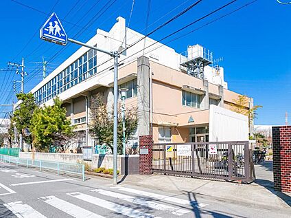 川口市立芝西小学校 1000m (徒歩13分)