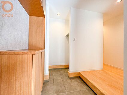 【建物プラン例/玄関】