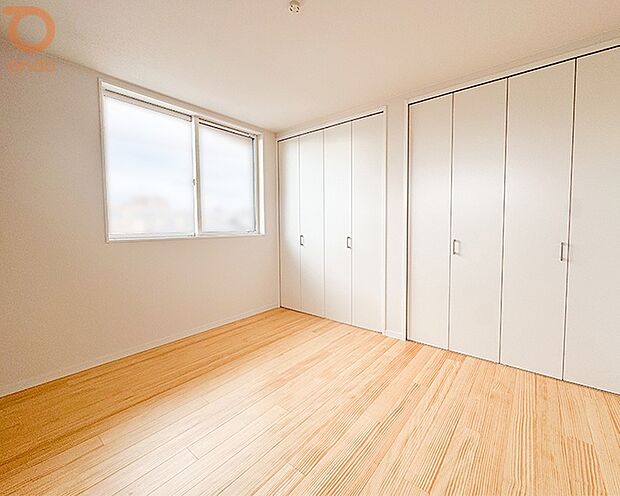 【【ondo建物プラン例/洋室】】大きめの窓から自然光がしっかり届く洋室。大きい収納を設け、空間を広く使えるよう整えました。