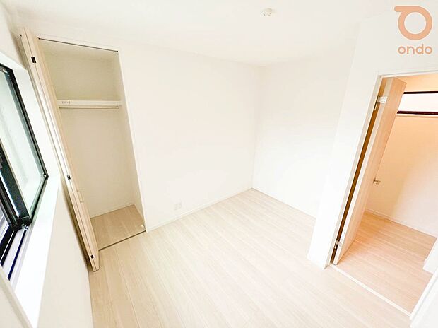 【【ondo建物プラン例/洋室】】充実した収納スペースを備えた洋室。お部屋をすっきりと保てる、使い勝手の良い空間です。