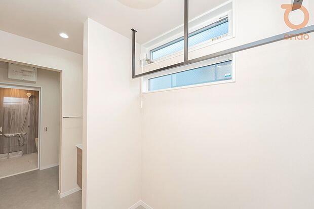 【【ondo建物プラン例/ランドリールーム】】洗濯物干し部屋付きで、家事効率もアップ。天候に左右されない暮らしを実現。