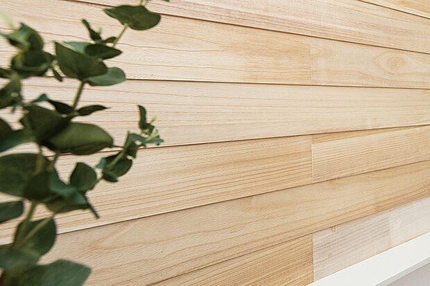 【【KIRINOKAシルキーウッド】】桐のもつ特性をそのままにナチュラルな色合いで、木の素材感と肌触りを活かしたシルキーウッド。自然木本来のシンプルな美しさと、味わい深い風合いを楽しめます。