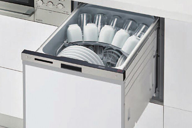 【【浅型食器洗い乾燥機】】優れた洗浄機能はもちろん、家族の食器がたっぷり入り、手洗いに比べて大幅な節水を実現する食器洗い乾燥機を標準設置しました。