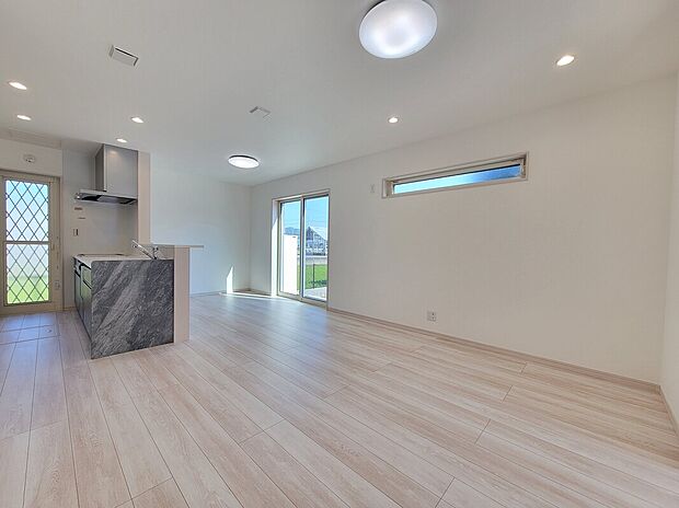 【20号地リビング】