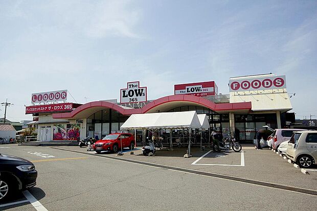 ザ・ロウズ鳴神店