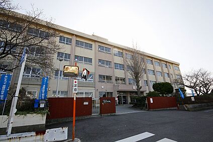 和歌山市立河北中学校 約880m(徒歩11分)
