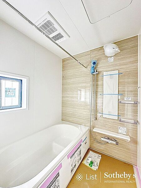 ◆浴室◆施工中浴室乾燥機付きのバスルームになりしっかり換気が
