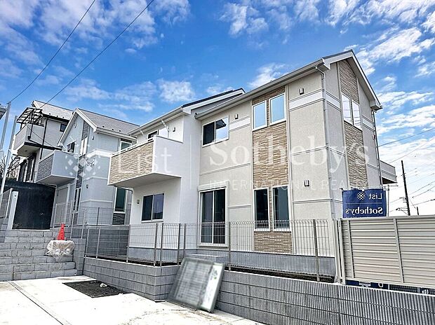 ■外観■閑静な住宅地で叶える穏やかな新生活!周辺環境も充実♪子育てや通勤、日々の生活がイメージできる環境です。※画像は一部イメージ加工を行っており、実際とは異なる場合があります。